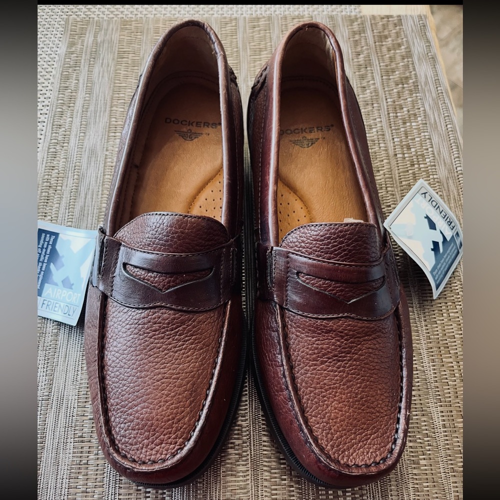 Dockers Men's Rich Brown Leather Loafers- New with tags. Made in Brazil